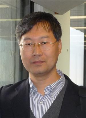 刘育梁.jpg 刘育梁.jpg
